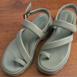 Vince Women's sage Gray Sandals